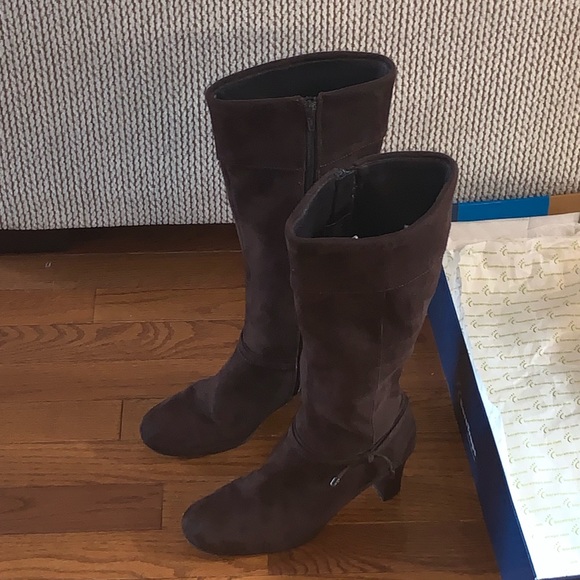 Bear Traps Suede knee high boots NEW! Size 7 - Picture 3 of 8